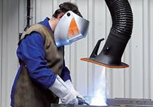 Equipements individuels et collectifs pour la protection soudage équipements de sécurité pour le soudeur et pour l'atelier de soudage, rideuax de protection soudage, filtration fumées de soudage, casque automatique soudeur